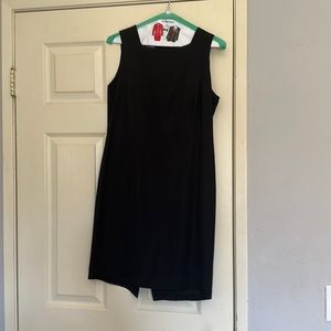 Burberrys Rayon/Silk Tailored Little Blk Dress. Fitted silhouette chic. Classic.